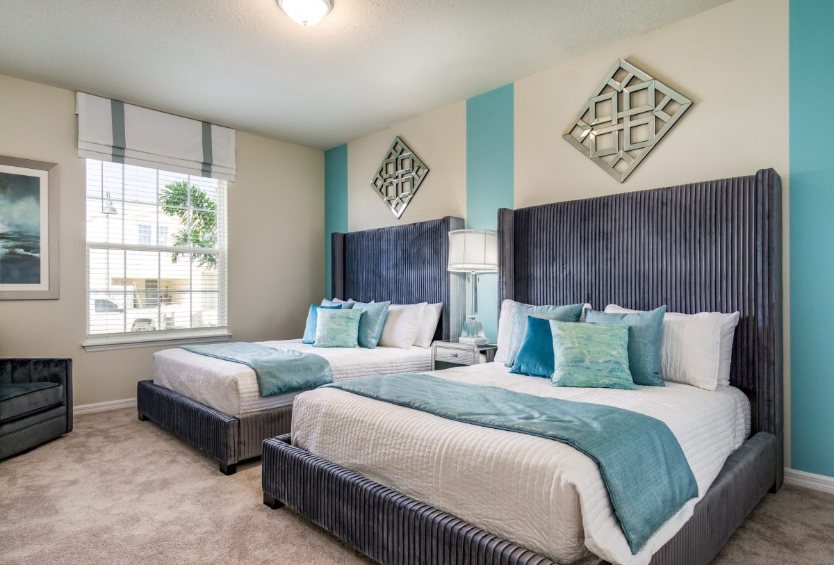 Bedroom with 2 full beds in 2191LC