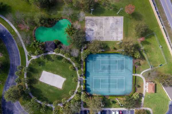 Tennis/basketball/volleyball/putting green