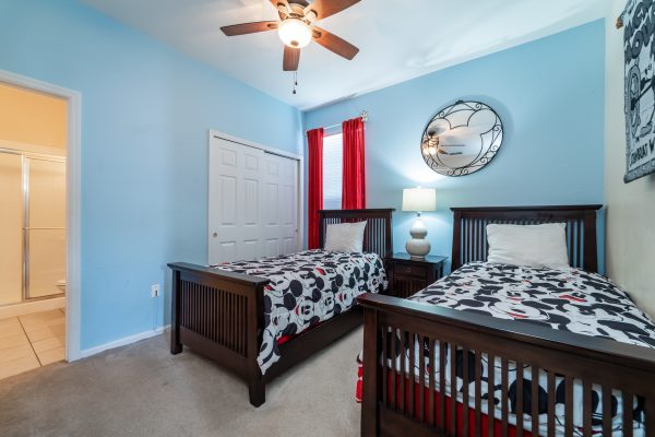 Themed kids room with twin beds