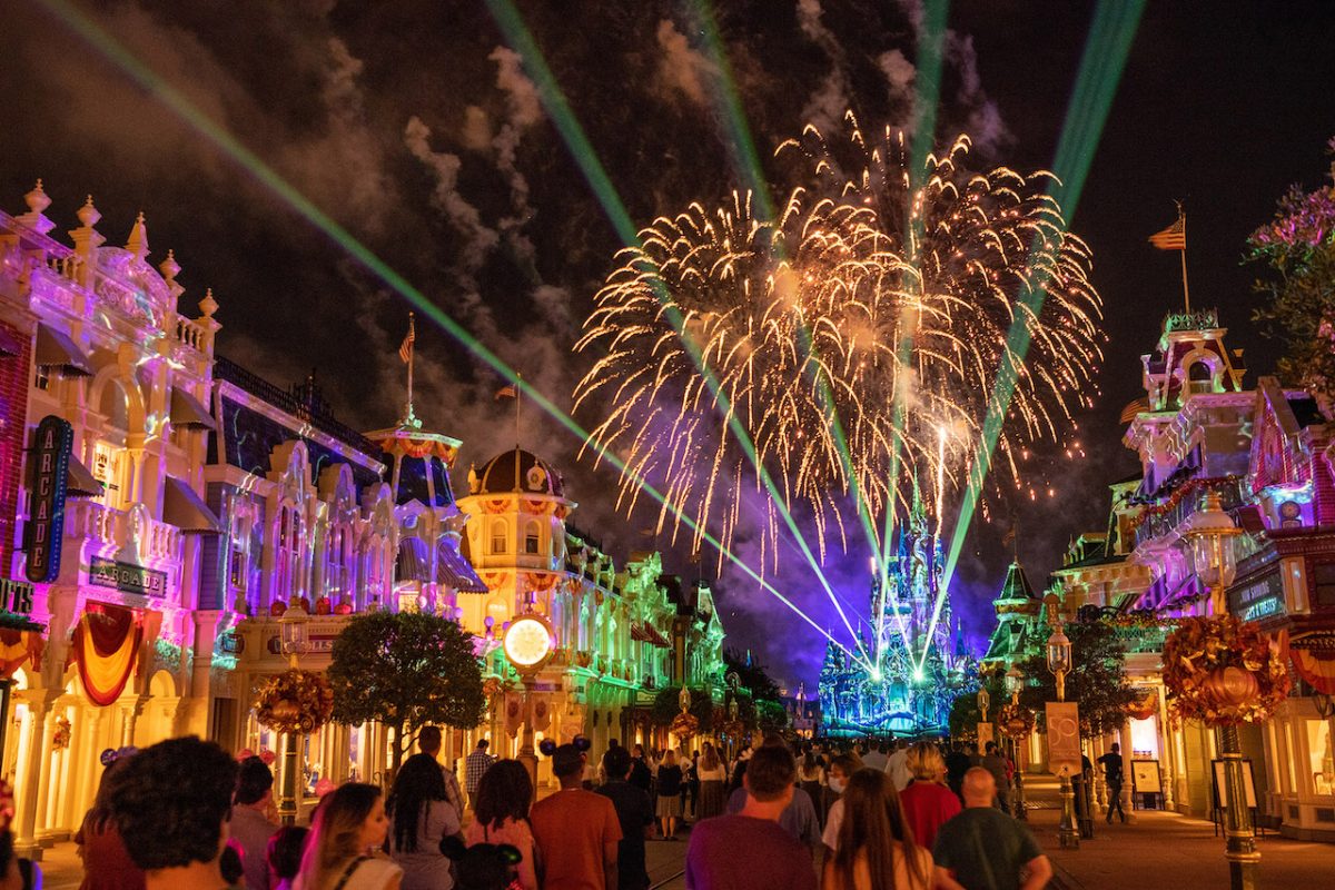 What's New: Disney Enchantment firework show