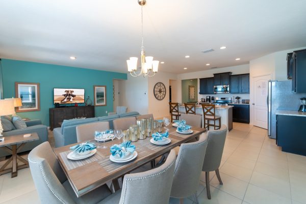 Vacation Rental dining room located in Solterra Resort.