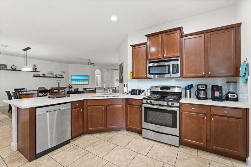 Fully equipped kitchen inside 4167OAK