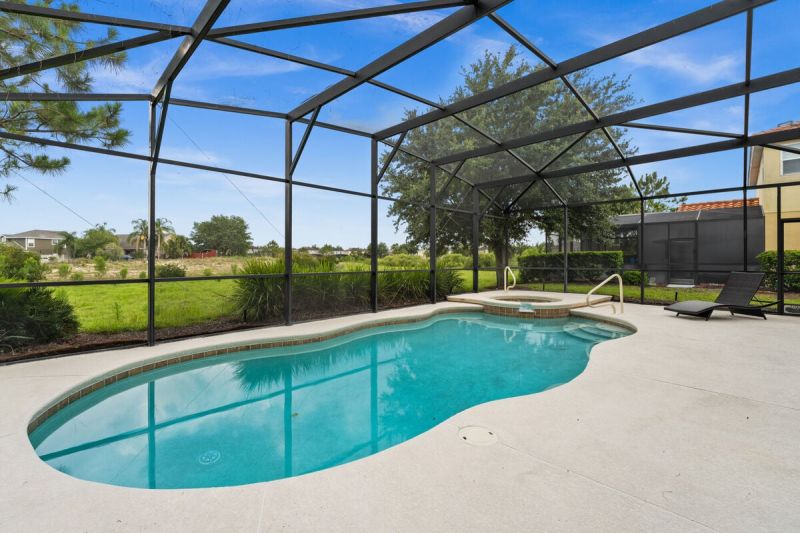 Pool area in 4167OAK