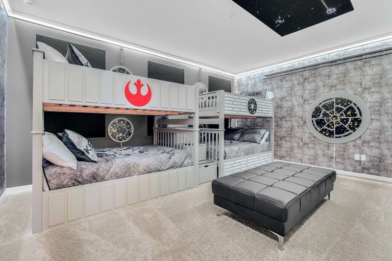 Star wars themed bedroom inside rental near Disney 